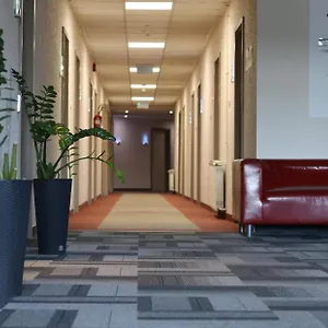 Hotel Only 15 Minutes To Center, Free Secure Parking